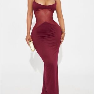 Elegant Burgundy Maxi Dress

Still brand new I haven't wore yet